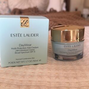 Estée Lauder DayWear